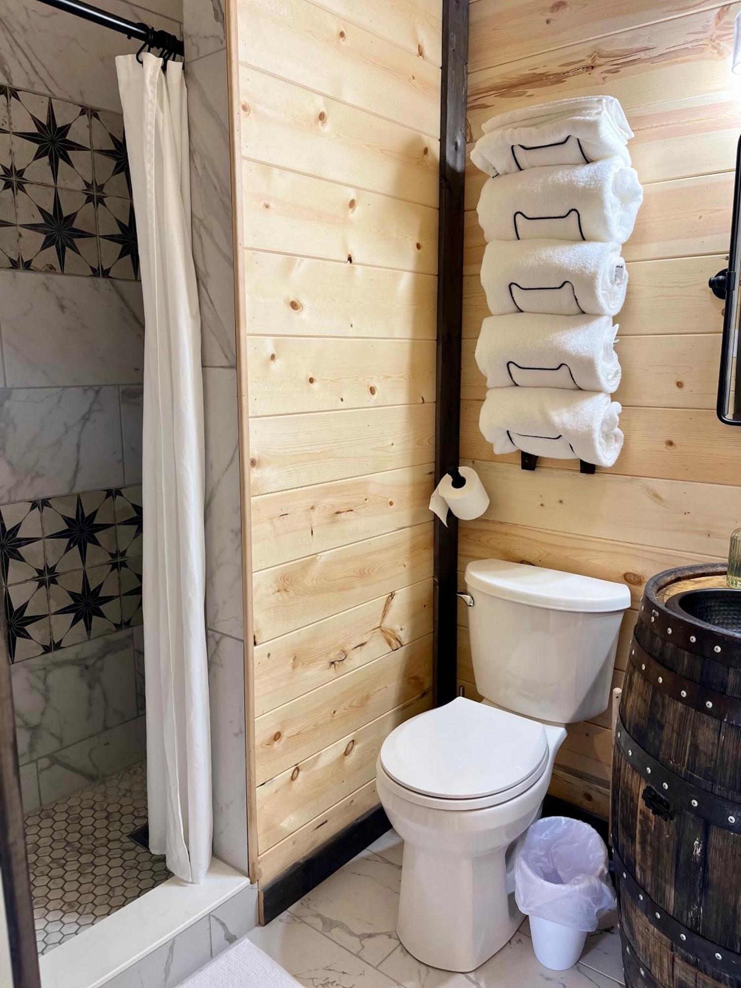Bourbon Barrel Cottages #2 Of 5 On Kentucky Trail Lawrenceburg Esterno foto